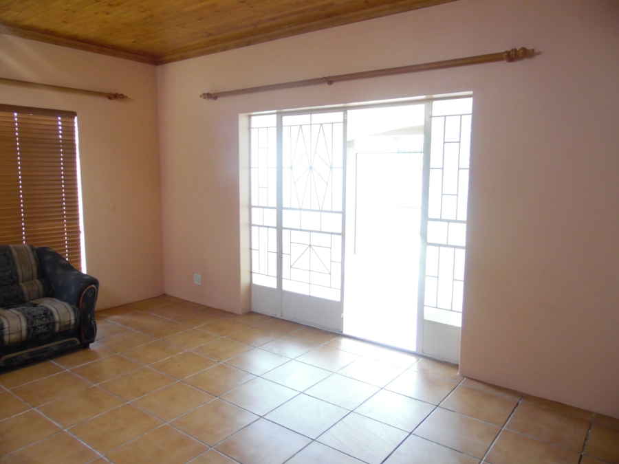 3 Bedroom Property for Sale in Kroonheuwel Free State